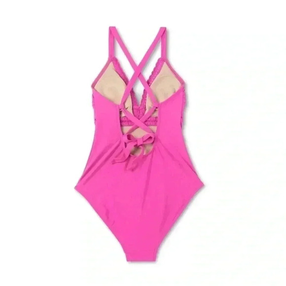 NWOT Women's Crochet Shell Stitch Medium
Coverage One Piece Swimsuit - Kona Sol - Picture 5 of 8